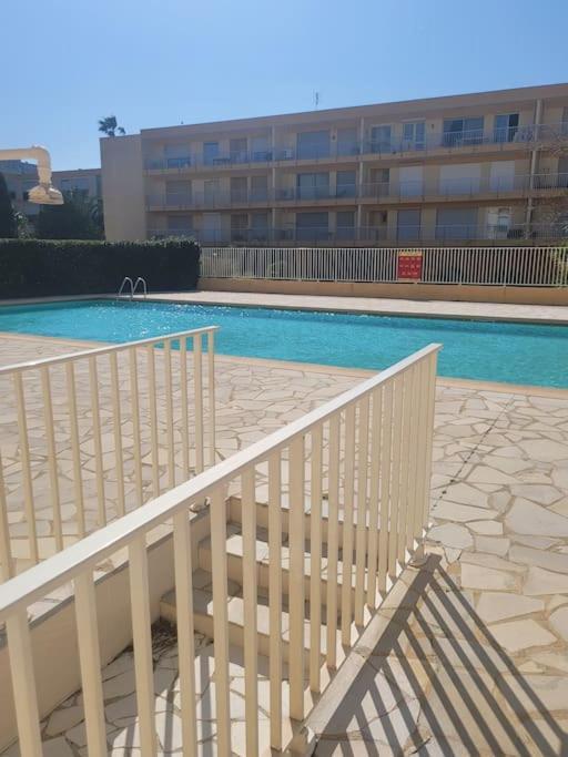 Residence Les Cyclades Le Lavandou Εξωτερικό φωτογραφία