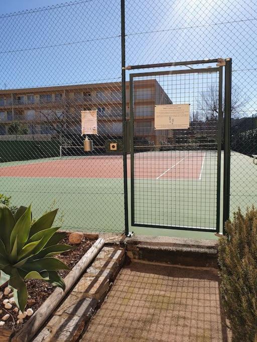 Residence Les Cyclades Le Lavandou Εξωτερικό φωτογραφία
