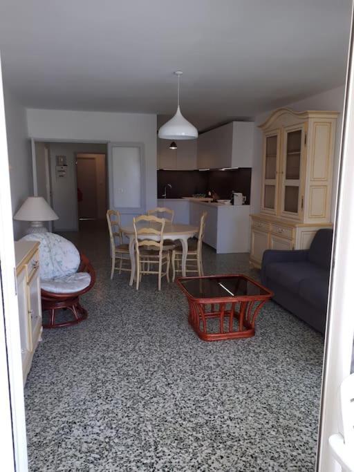 Residence Les Cyclades Le Lavandou Εξωτερικό φωτογραφία